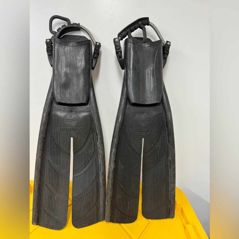 Sherwood trek scuba diving split fins